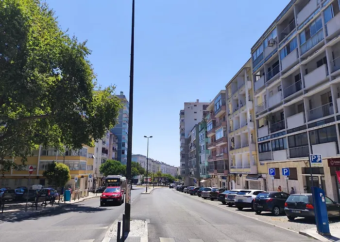 Apartamento, Com 3 Quartos Penha De Franca 4* リスボン