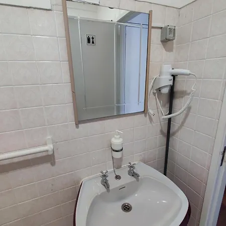 Lisbon, Apartment With 3 Bedrooms, Penha De Franca Lisbon